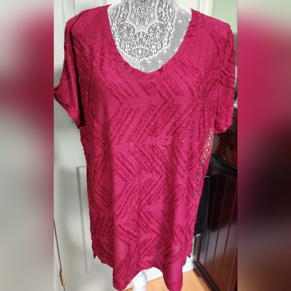 Peace & Pearls Bugundy XLarge Fashionable Women's Tee Shirt Twist Sleeve New